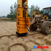 新建貴陽至南寧鐵路貴州境內(nèi)段先期開工工程液壓夯實機(jī)施工案例